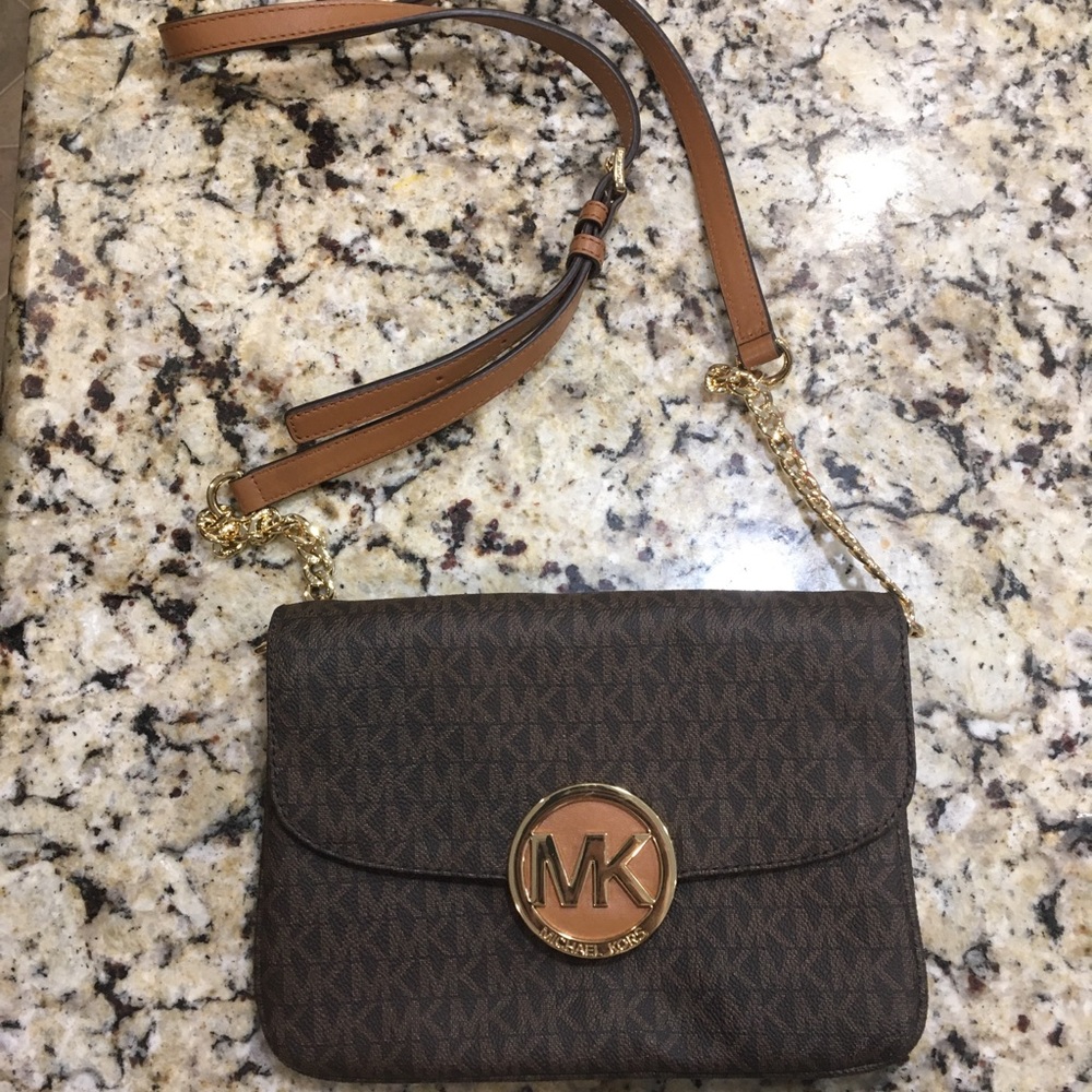 Michael Kors Fulton Logo Crossbody - Picture 1 of 11